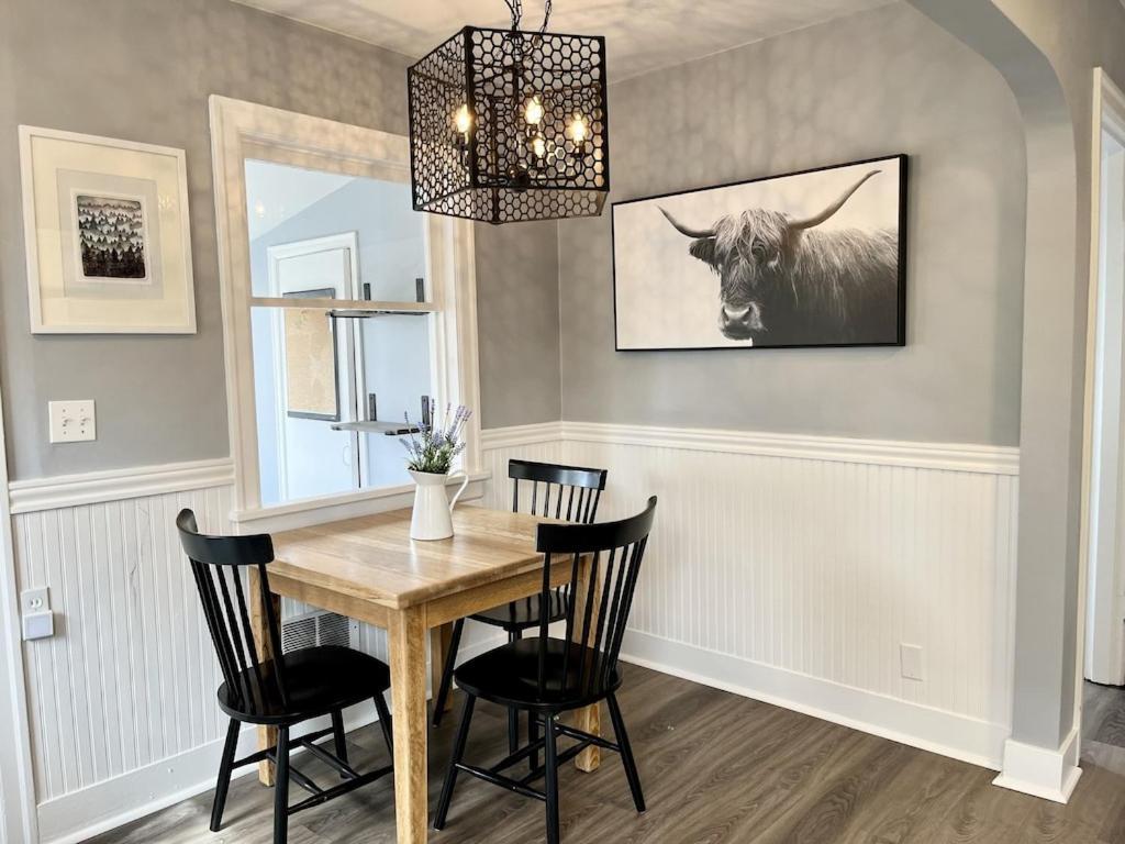 Modern 2 Bedroom Farmhouse Cottage With Hot Tub In Snohomish Kültér fotó